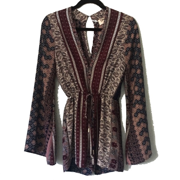 DARAH DAHL Pants - DARAH DAHL Boho Bell Sleeve Printed Romper Size M